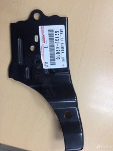 Кронштейн бампера Toyota RAV4 2005-2010