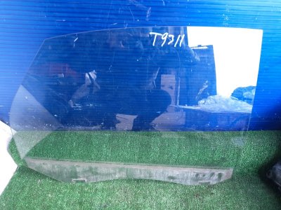 Стекло двери Ford Focus 2