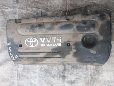 Крышка декоративная на двс Toyota Avensis 03-08