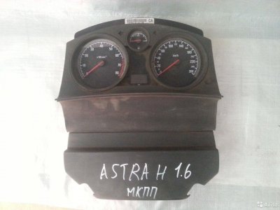 Панель приборов Opel Astra H 2004-2012