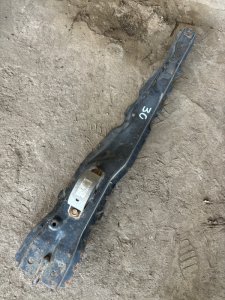 Балка продольная под ДВС Mitsubishi Airtrek