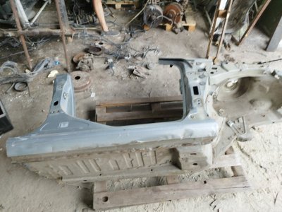 Центральная стойка кузова Peugeot 308 2008 308