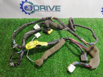 Проводка двери Nissan Tiida