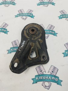 Крепление балки подвески Toyota Camry ACV 40
