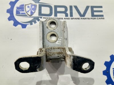 Петля двери Nissan Almera G15