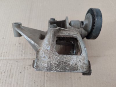 Кронштейн двигателя Rover 200