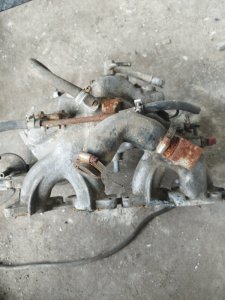 Коллектор впускной Nissan Primera P10