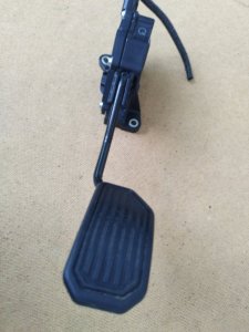 Педаль газа Toyota Corolla Axio 2008 NZE141