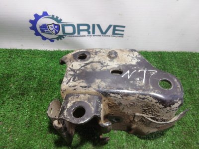 Кронштейн балки Nissan Tiida