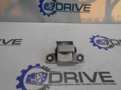 Петля багажника Nissan Tiida