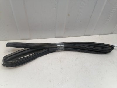 Уплотнитель стекла двери Chevrolet Lanos