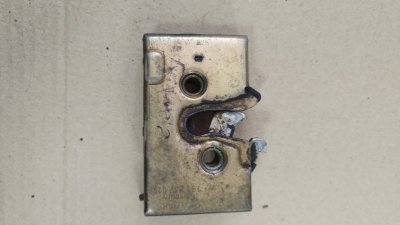 Замок боковой двери Volkswagen Golf 2
