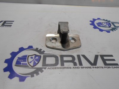 Петля замка двери Opel Astra H
