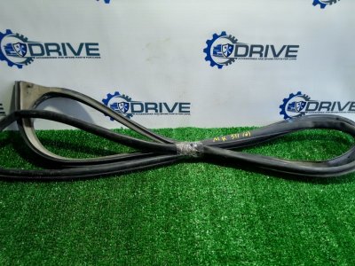 Уплотнитель двери Geely MK