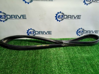 Уплотнитель стекла двери Ford Focus 1