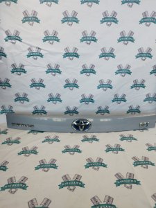 Накладка двери багажника Toyota Prius 30