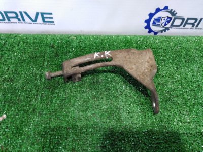 Кронштейн генератора Kia Carens