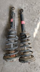 Амортизатор подвески Nissan Bluebird 1998 U14