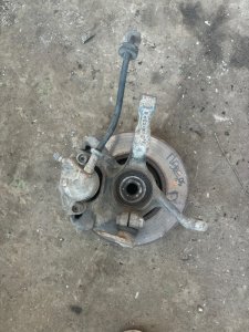Кулак поворотный Volkswagen Golf