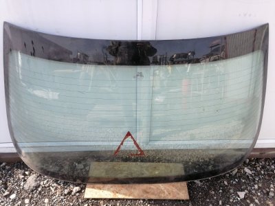 Стекло Peugeot 605