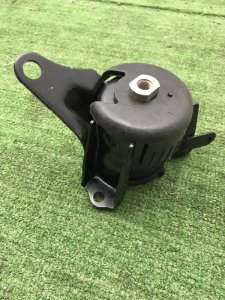 Подушка ДВС Toyota Avensis 2003-2008