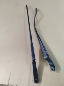 Щёткодержатель поводок Peugeot 406