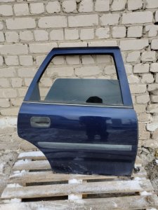 Дверь боковая