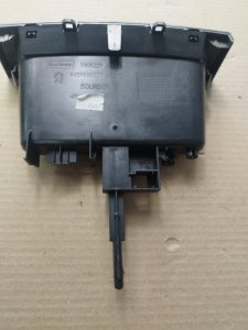 Бардачок Peugeot 308 2008 308
