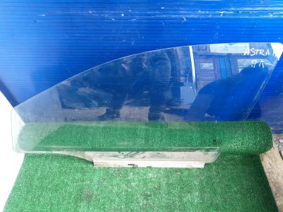 Стекло двери Opel Astra H