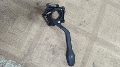Подрулевой переключатель дворников Volkswagen Jetta 1992
