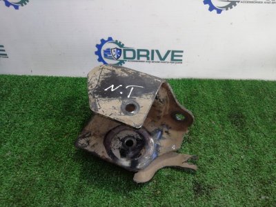 Кронштейн балки Nissan Tiida