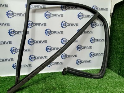 Уплотнитель стекла двери Mercedes W163