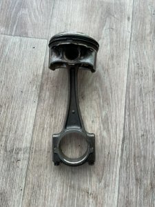 Поршень Mazda CX-7