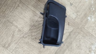 Ручка двери внутренняя Volkswagen Passat 1989