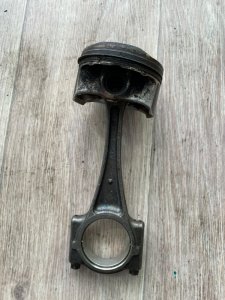 Поршень Mazda CX-7