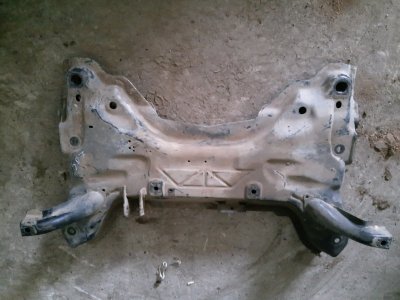 Балка подвески Peugeot 307
