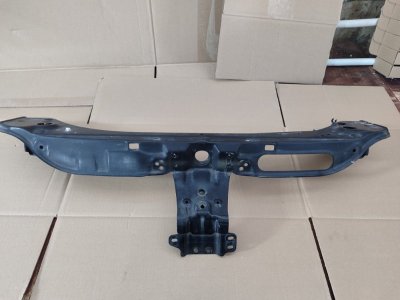 Планка радиатора Mitsubishi Outlander 2008 XL