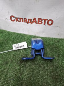 Петля двери