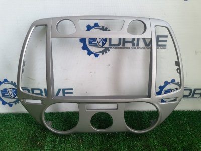Рамка магнитолы Hyundai i20