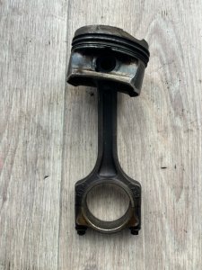 Поршень Peugeot 308 2008 308