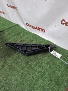 Кронштейн бампера Toyota AVENSIS 2012 ZRT272