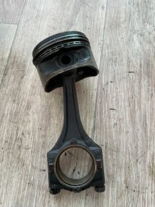 Поршень Opel Vectra B
