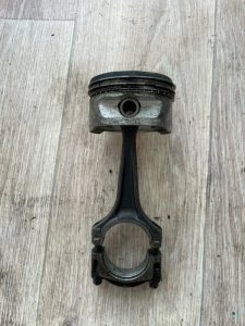 Поршень Opel Vectra B