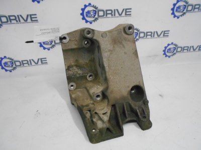 Кронштейн компрессора Ford Focus 3 CB8 1.6