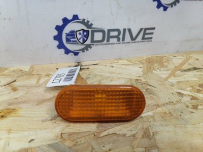Поворотник в крыле Volkswagen Passat B5