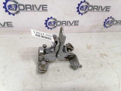 Петля двери Mitsubishi Lancer 9