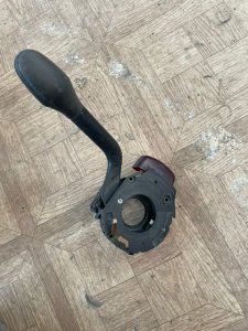 Подрулевой переключатель поворотников Volkswagen Golf 3