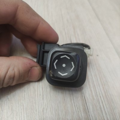 Кнопка Toyota Harrier 2006