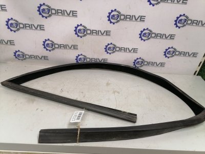 Уплотнитель стекла двери BMW E60