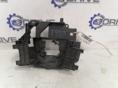Кронштейн подрулевых Ford Focus 2